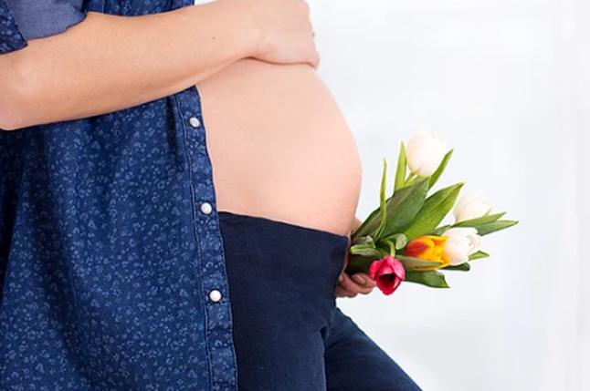 新疆怀孕多久可以做胎儿亲子鉴定？怀孕亲子鉴定贵不贵？ 